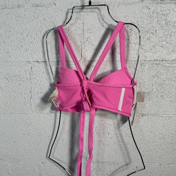 Jessica Simpson Women's Sweet Daisy Twisted Bikini Top, Lip gloss, M D - Picture 10 of 10